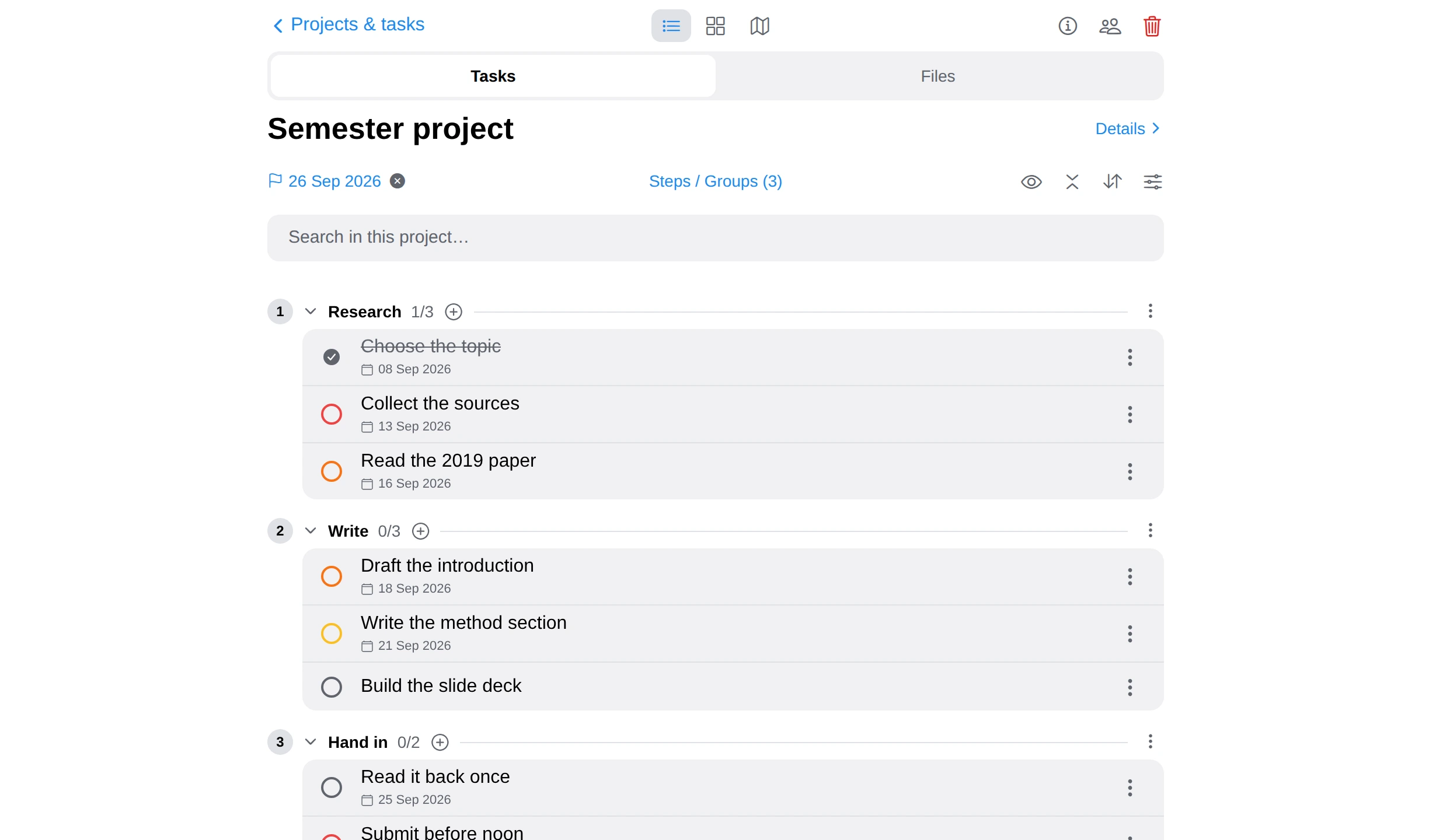 A project in Idus with three numbered steps and its tasks, each carrying an urgency ring and a deadline.